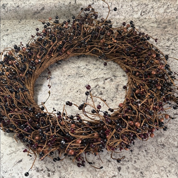 Rustic Berry Wreath - Picture 3 of 6